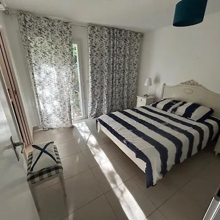 Lägenhet Rives D'eden *